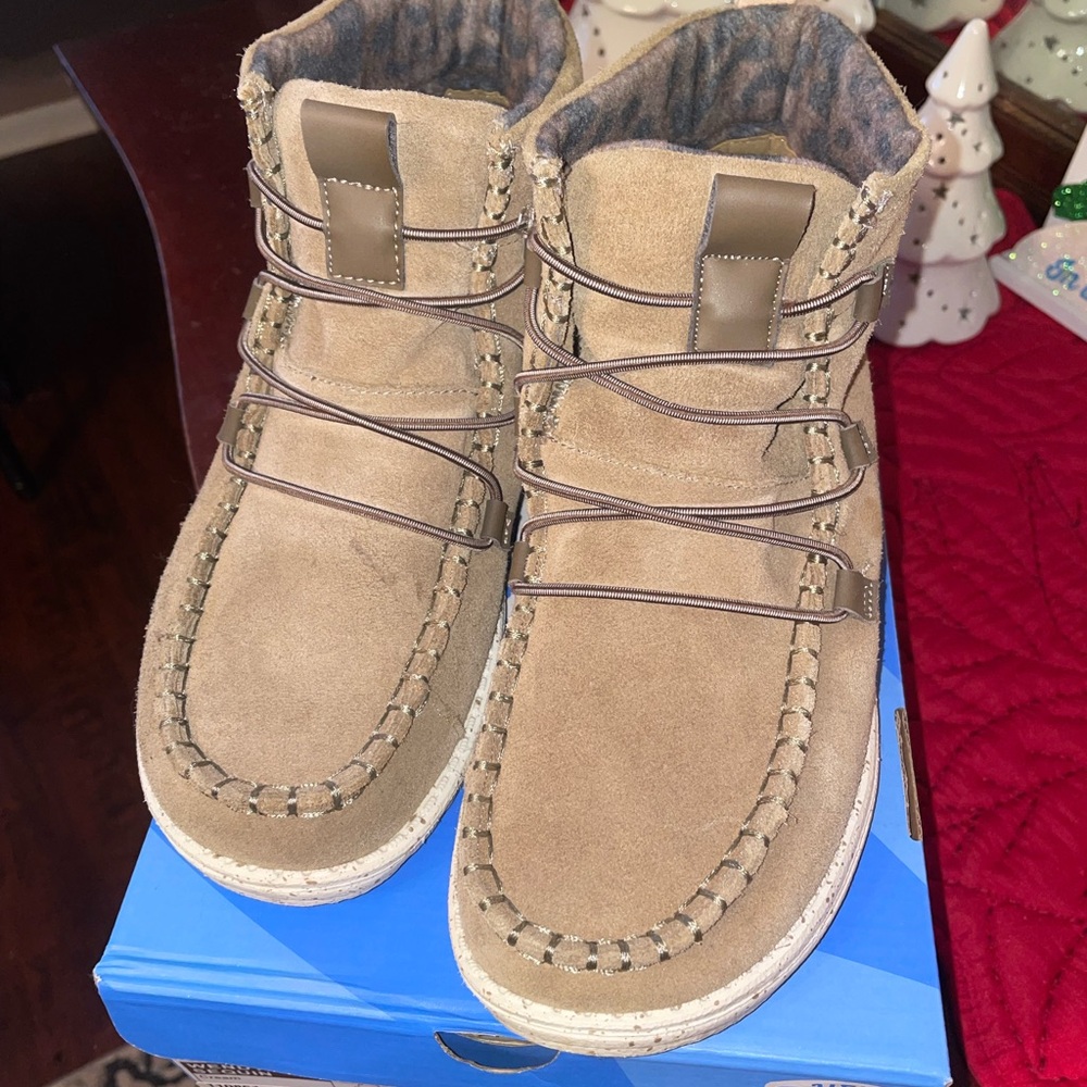 Women’s Hey Dude Eloise Suede Boot
